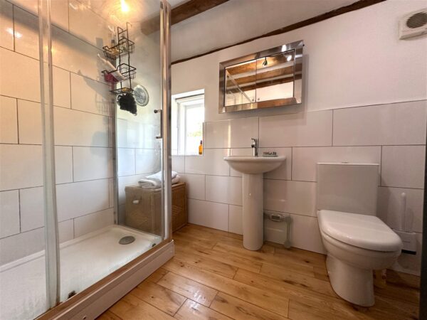 The Hayloft, Barn 3, Park Farm, Newark Road, Wellow, Newark
