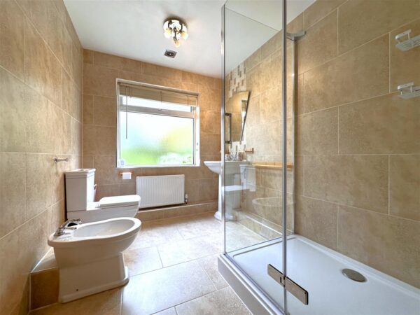 Butterfly Bungalow, Village Close, Farndon, Newark