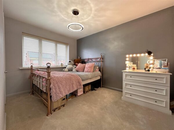Goldstraw Lane, Fernwood, Newark