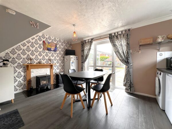 Almond Grove, Farndon, Newark