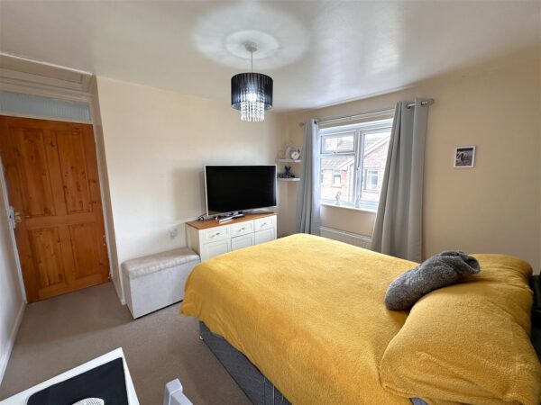 Almond Grove, Farndon, Newark
