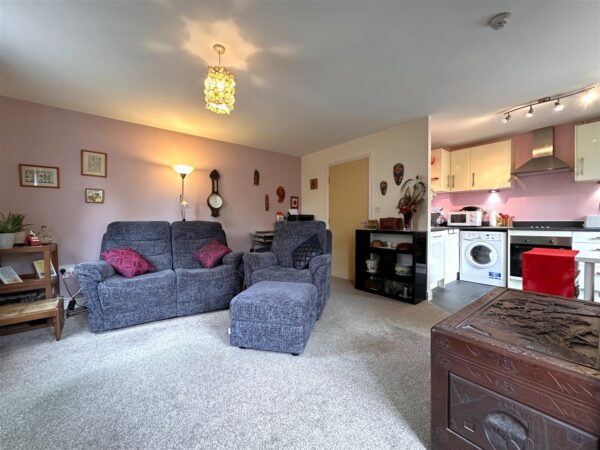 Rubys Walk, Fernwood, Newark