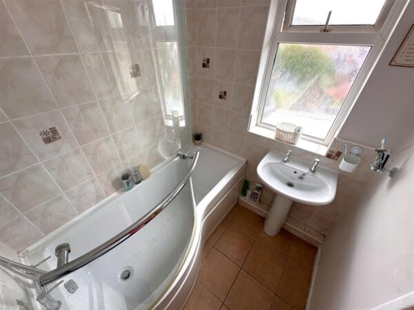 Almond Grove, Farndon, Newark