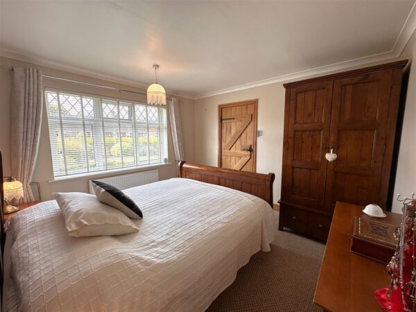 Butterfly Bungalow, Village Close, Farndon, Newark