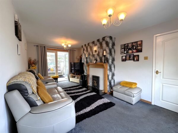 Almond Grove, Farndon, Newark