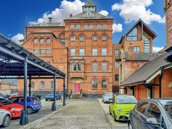 Penthouse Apartment, The Brewhouse, Castle Brewery, Newark