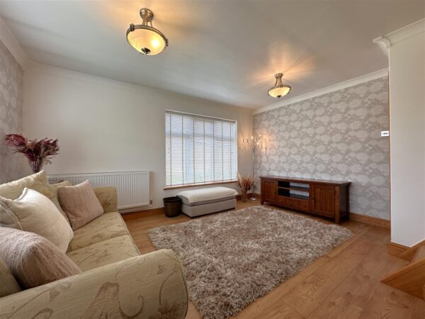 Butterfly Bungalow, Village Close, Farndon, Newark