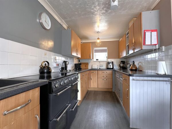 Almond Grove, Farndon, Newark