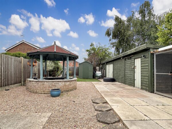 Almond Grove, Farndon, Newark