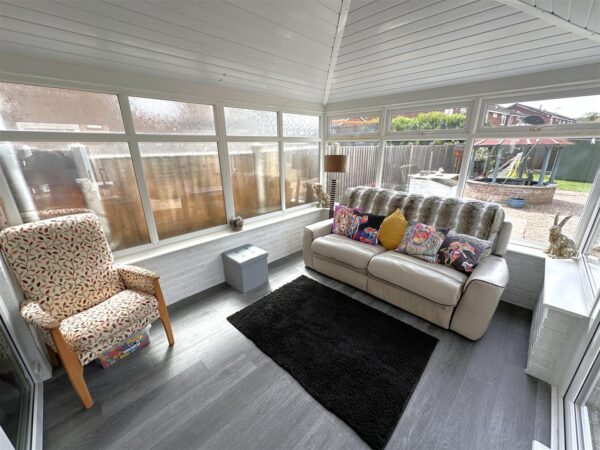 Almond Grove, Farndon, Newark