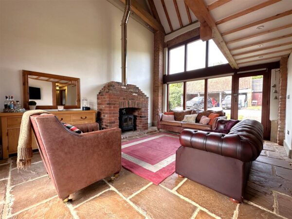 The Hayloft, Barn 3, Park Farm, Newark Road, Wellow, Newark
