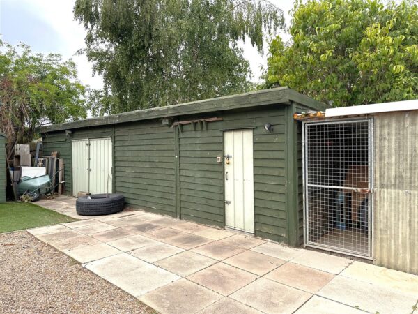 Almond Grove, Farndon, Newark
