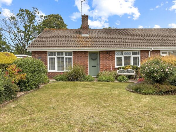 Butterfly Bungalow, Village Close, Farndon, Newark
