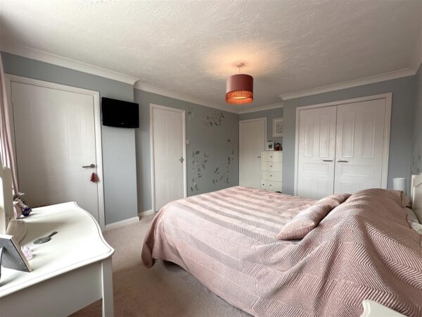 Revill Close, Claypole, Newark
