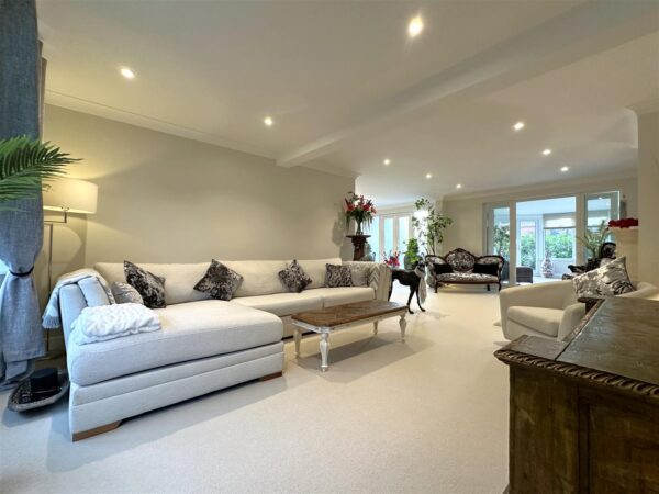 Collinson Lane, Fernwood, Newark