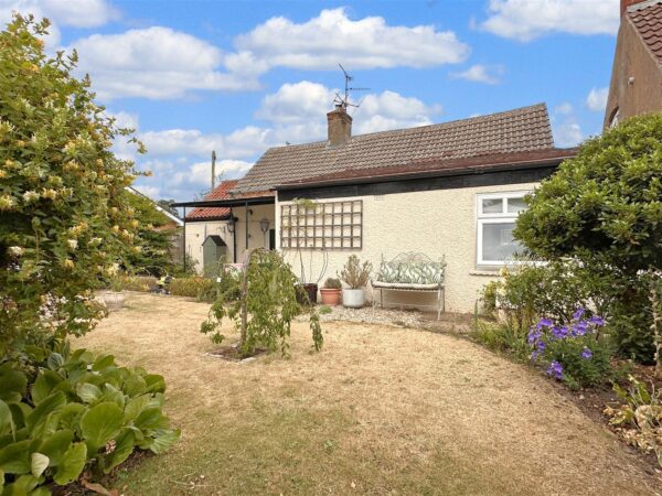 Weaver Cottage, Palmer Road, Sutton-On-Trent, Newark
