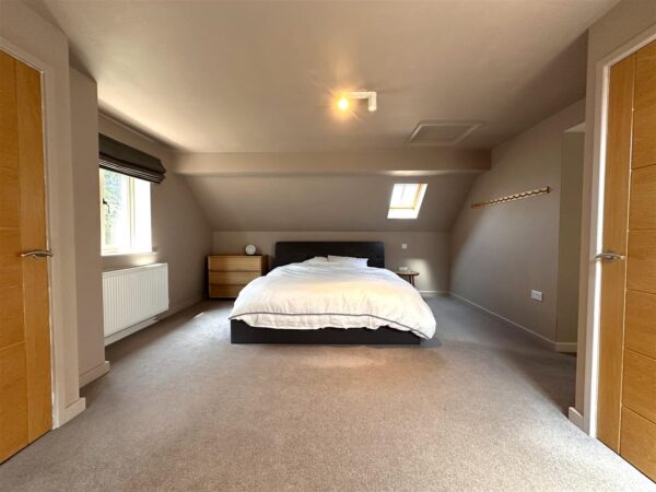 Gables End, High Street, Collingham, Newark
