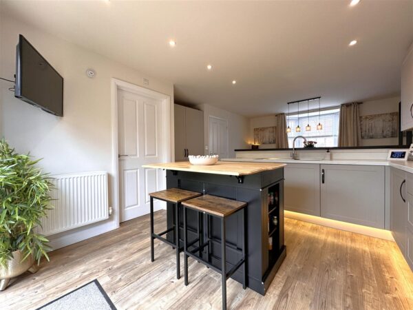 Lysander Place, Fernwood, Newark