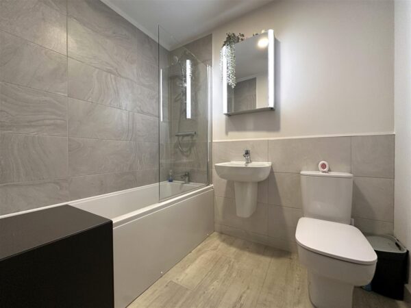 Woodland Walk, Collingham, Newark