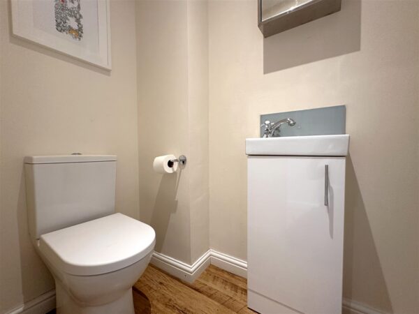 Revill Close, Claypole, Newark