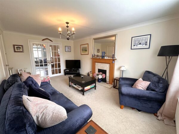 Revill Close, Claypole, Newark