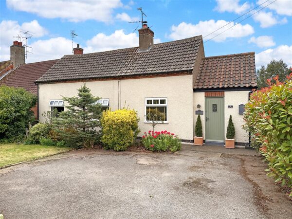 Weaver Cottage, Palmer Road, Sutton-On-Trent, Newark