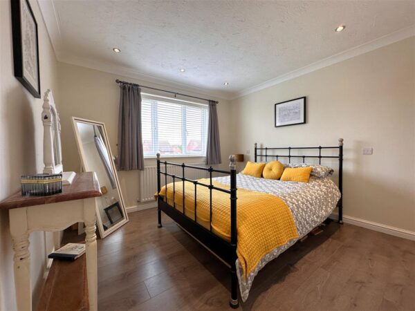 Revill Close, Claypole, Newark