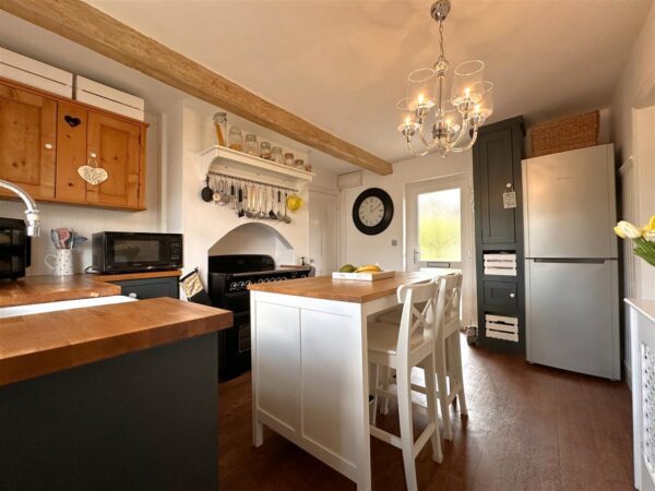 Weaver Cottage, Palmer Road, Sutton-On-Trent, Newark