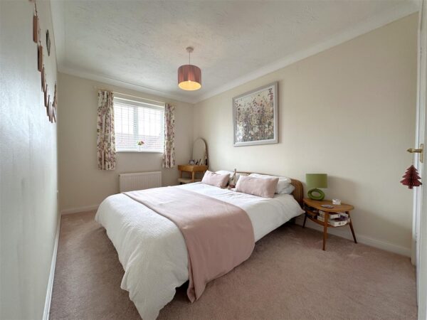 Revill Close, Claypole, Newark