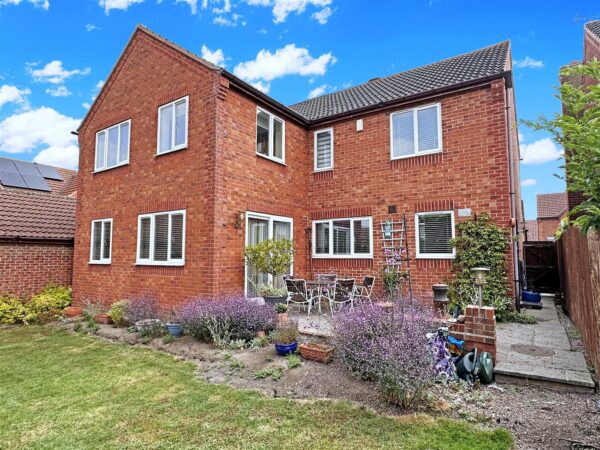 Revill Close, Claypole, Newark