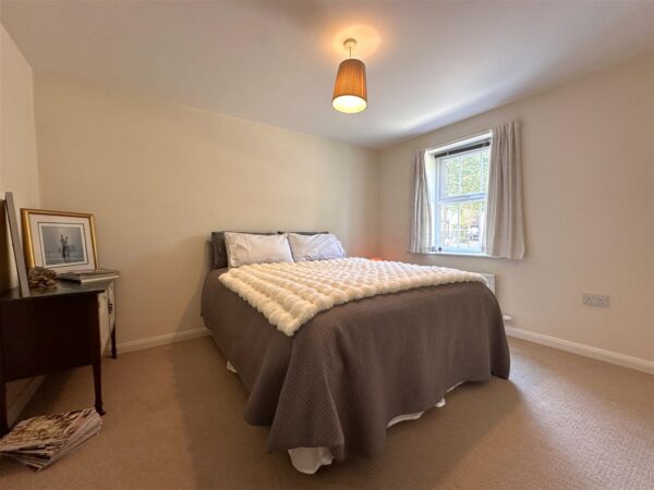 Rubys Walk, Fernwood, Newark