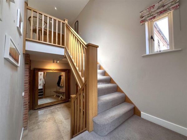 Gables End, High Street, Collingham, Newark