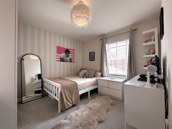 Lysander Place, Fernwood, Newark