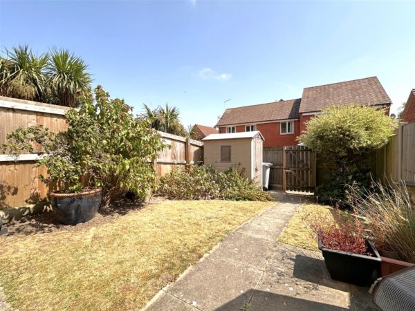 Rubys Walk, Fernwood, Newark