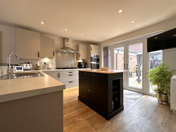 Lysander Place, Fernwood, Newark