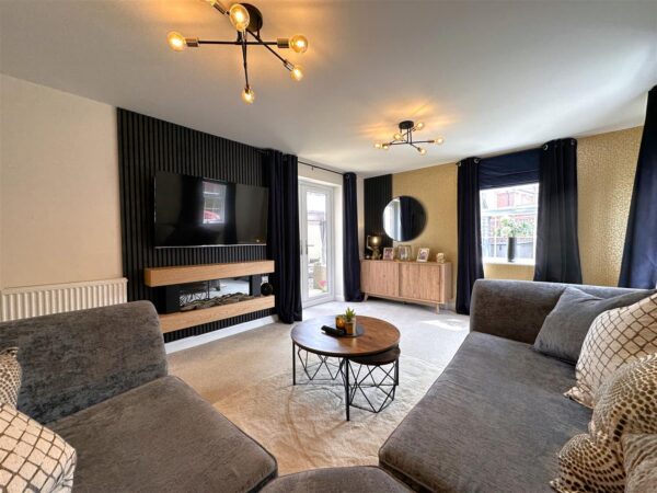 Lysander Place, Fernwood, Newark