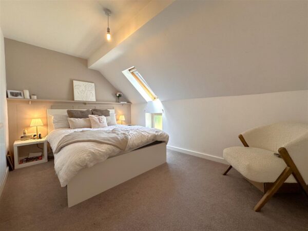 Gables End, High Street, Collingham, Newark