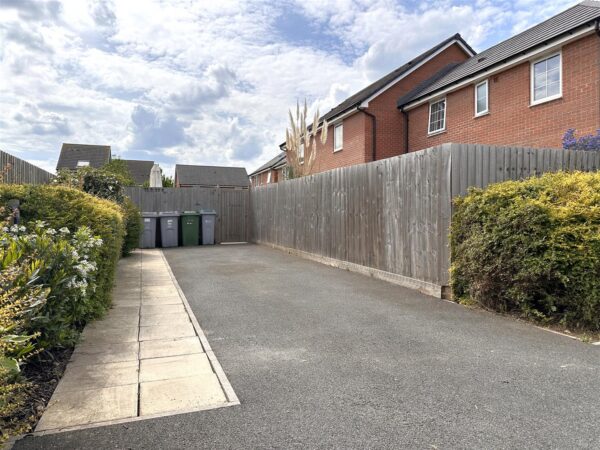 Halifax Road, Fernwood, Newark