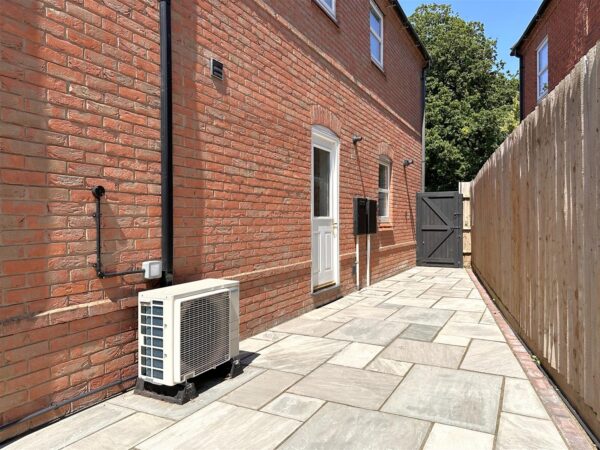 Collinson Lane, Fernwood, Newark