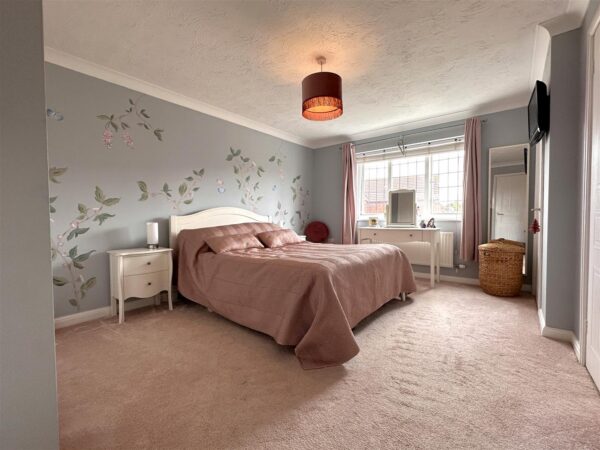 Revill Close, Claypole, Newark