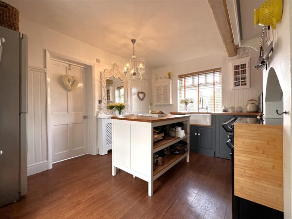 Weaver Cottage, Palmer Road, Sutton-On-Trent, Newark
