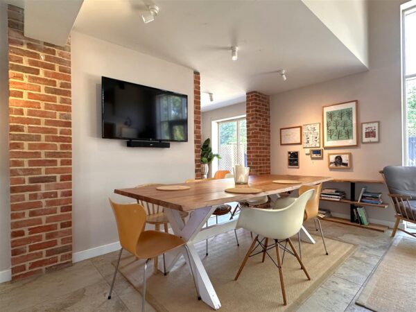 Gables End, High Street, Collingham, Newark