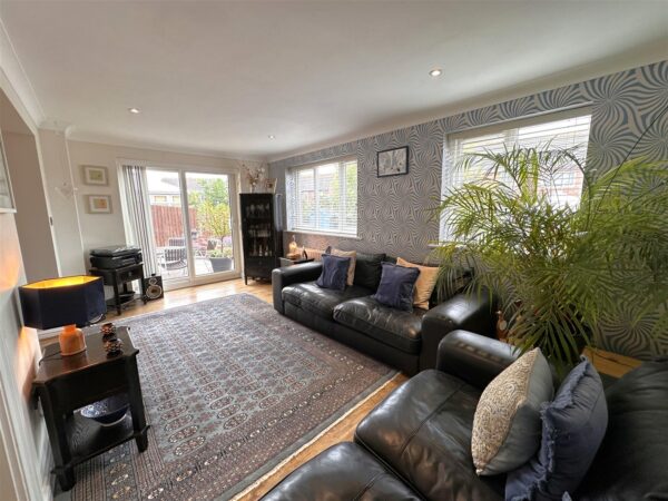 Revill Close, Claypole, Newark