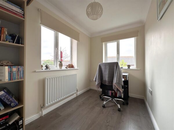Revill Close, Claypole, Newark