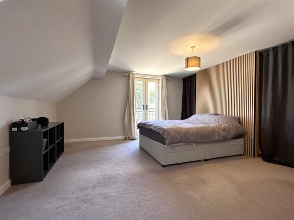 Gables End, High Street, Collingham, Newark