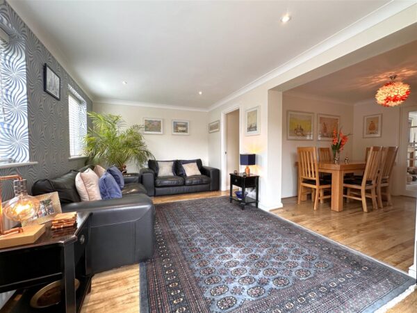 Revill Close, Claypole, Newark