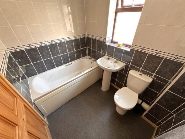 Blackthorne Close, Balderton, Newark