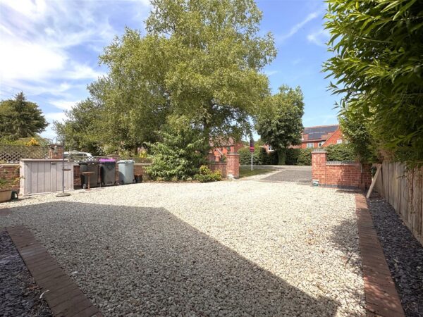 Vicarage Lane, Long Bennington, Newark