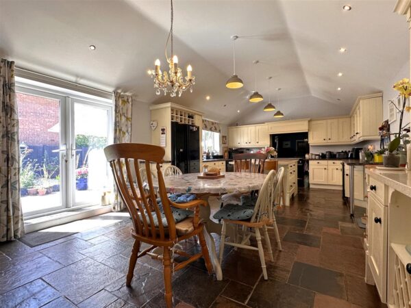 Tilney House, Eagle Road, North Scarle, Lincoln