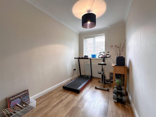 Revill Close, Claypole, Newark